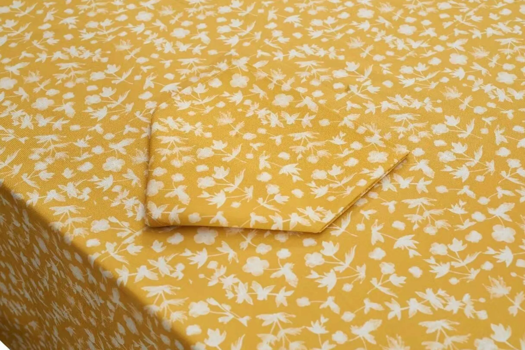 Chefanie Yellow Floral Tablecloth